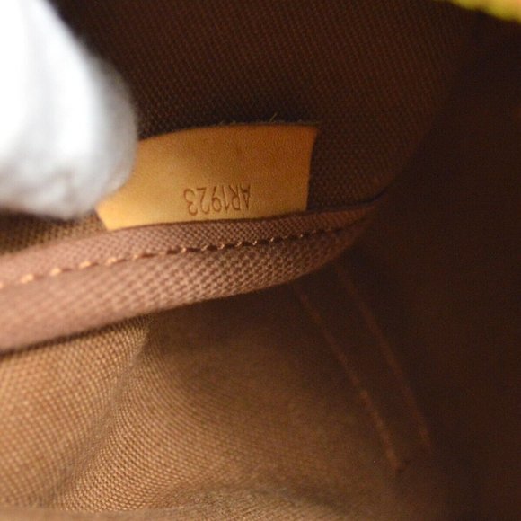 Louis Vuitton Saumur 35 Messenger Shoulder Bag Monogram - Picture 3 of 12